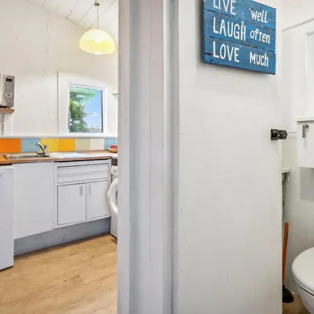 Seaside Nook - Wellington Holiday Home